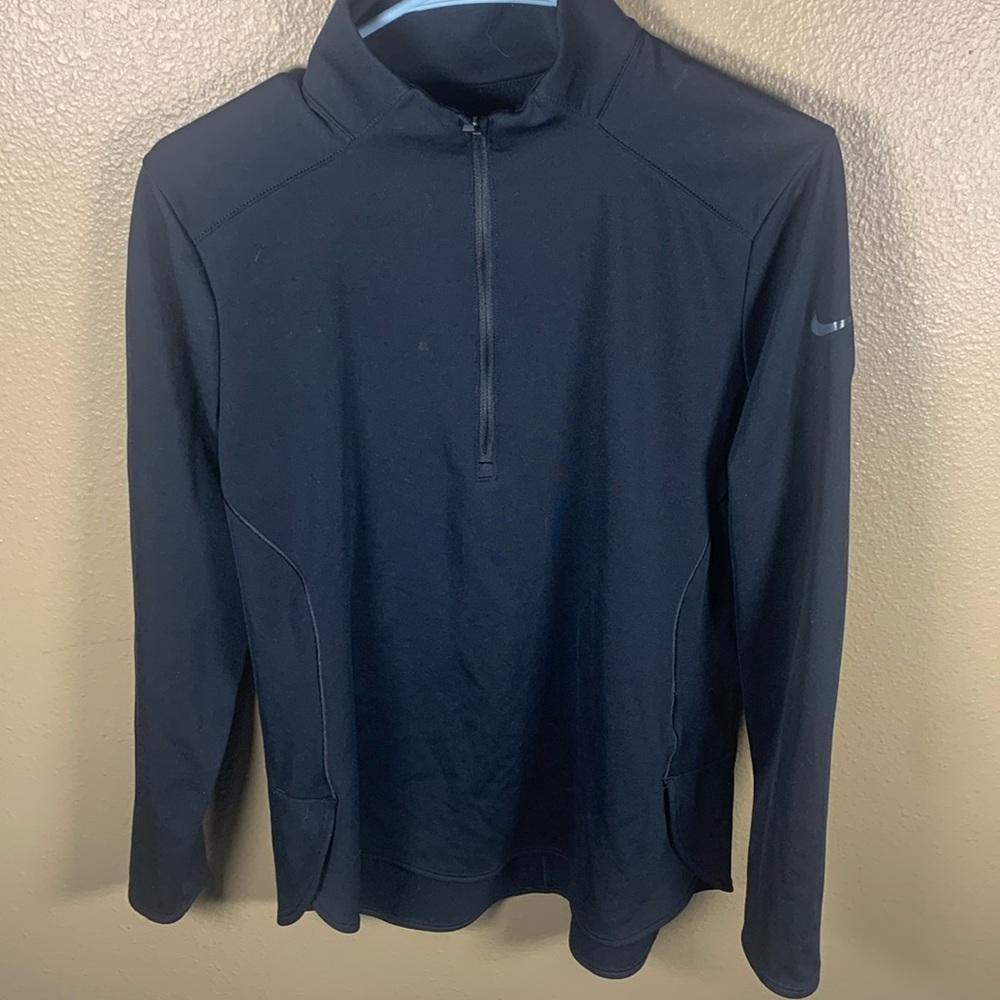 Nike Women’s Windbreaker Dri-fit Athletic Wear Size Medium.